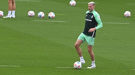 Werder-Stürmer Marvin Ducksch hat sich beim Trainingsauftakt verletzt. / Foto: Carmen Jaspersen/dpa