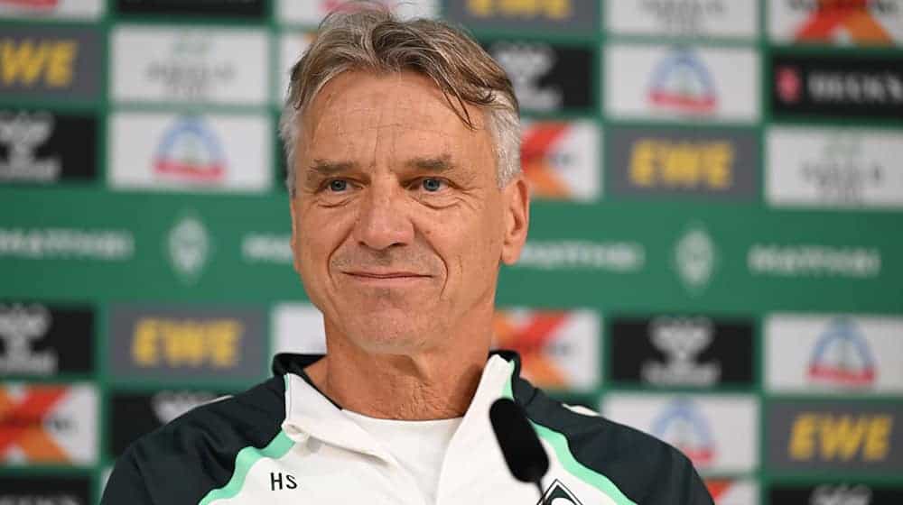 Trainer Horst Steffen und Werder Bremen starten am 23. August in die neue Bundesligasaison. / Foto: Carmen Jaspersen/dpa