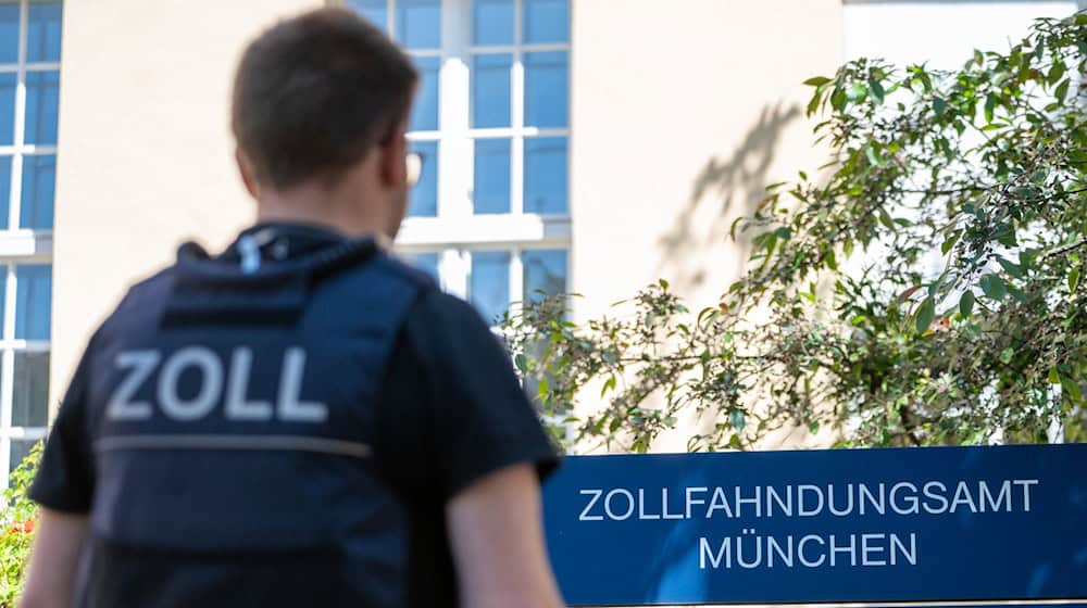 Zoll-Ermittler gingen in einer konzertierten Aktion gegen die mutmaßliche Schmugglerbande vor. (Symbolbild) / Foto: Leonie Asendorpf/dpa