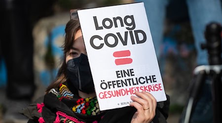 Viele Menschen leiden unter Long oder Post Covid. Die Ärztekammer Niedersachsen spricht sich für mehr Ambulanzen aus. (Archivbild) / Foto: Christophe Gateau/dpa