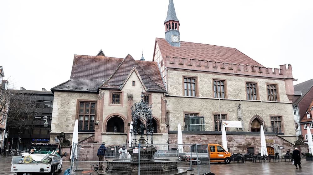 Das Alte Rathaus in Göttingen ist vom Holzwurm befallen und muss für etwa vier Wochen schließen, damit der Schädling bekämpft werden kann. (Archivbild) / Foto: Swen Pförtner/dpa