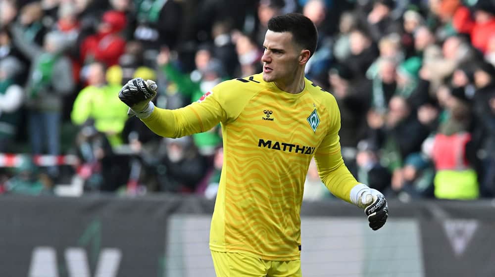 Michael Zetterer wird sein Debüt für Eintracht Frankfurt ausgerechnet gegen seinen Ex-Club Werder Bremen geben. / Foto: Carmen Jaspersen/dpa