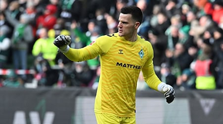 Michael Zetterer wird sein Debüt für Eintracht Frankfurt ausgerechnet gegen seinen Ex-Club Werder Bremen geben. / Foto: Carmen Jaspersen/dpa