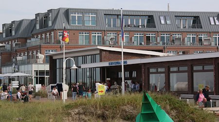 Das Büro des Bürgermeisters oder der Bürgermeisterin auf der Insel Wangerooge ist nah am Strand.  / Foto: Peter Kuchenbuch-Hanken/dpa