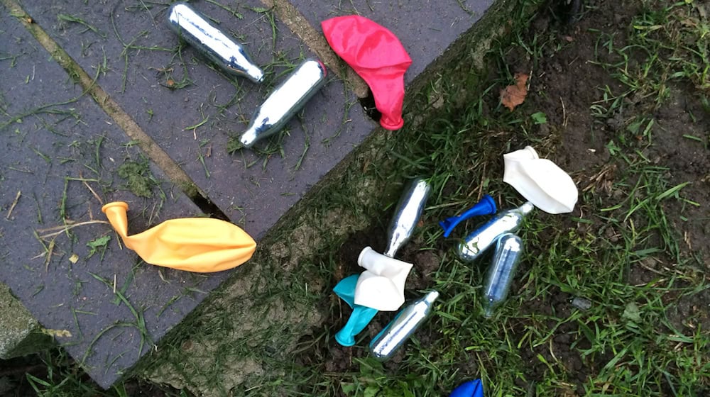 Missbrauch von Lachgas führte im vergangenen Jahr bei einigen Menschen zu Körperlähmungen. (Symbolbild) / Foto: Teresa Dapp/dpa