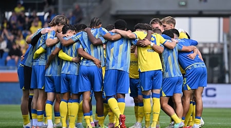 Braunschweigs Spieler nach dem 1:1 gegen Bielefeld. / Foto: Swen Pförtner/dpa