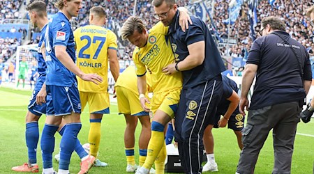 Fällt vorerst aus: Braunschweigs Lino Tempelmann (M). / Foto: Uli Deck/dpa