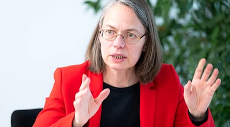  Bremens Senatorin für Kinder und Bildung, Sascha Karolin Aulepp (SPD), wird ihr Amt niederlegen. (Archivbild) / Foto: Sina Schuldt/dpa