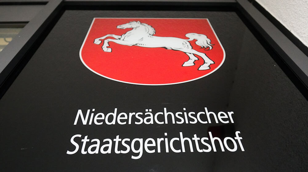 Der Staatsgerichtshof wies eine Klage der CDU gegen den zweiten Nachtragshaushalt 2023 zurück. (Archivbild) / Foto: Julian Stratenschulte/dpa