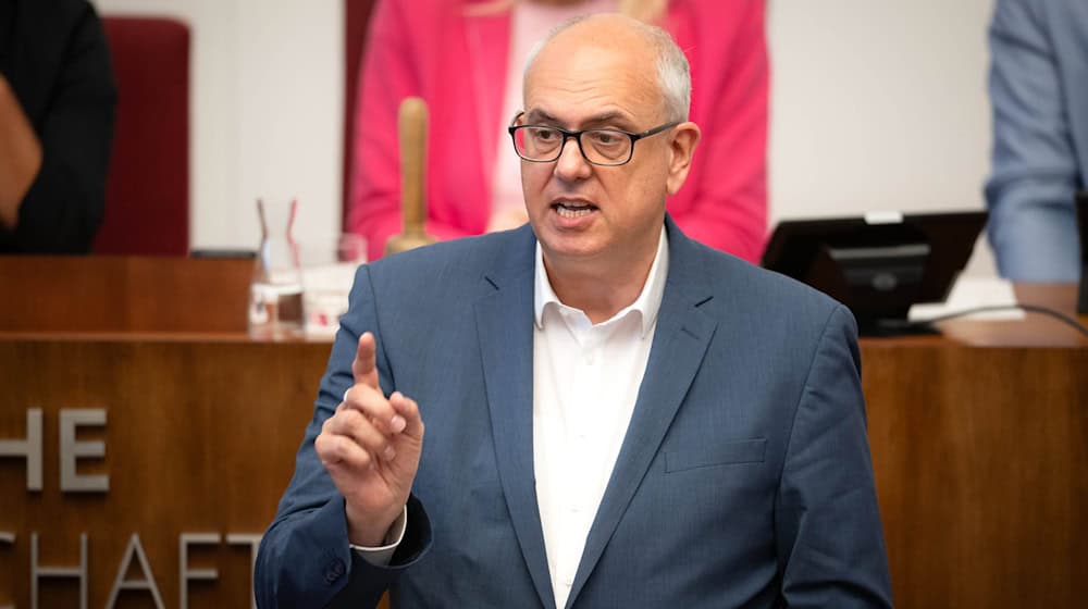 Bremens Bürgermeister Andreas Bovenschulte bekräftigt Forderungen nach einem Stahlgipfel (Archivbild) / Foto: Sina Schuldt/dpa