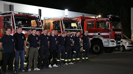Große Freude in Celle über die aus Spanien zurückgekehrten Einsatzkräfte.  / Foto: Benjamin Müller/TNN/dpa