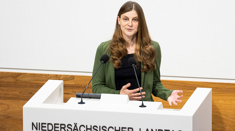 Gastrosteuer, Pendlerpauschale und Mütterrente helfen wenigen, bemängelt Grünen-Politikerin Kura. (Archivbild) / Foto: Michael Matthey/dpa