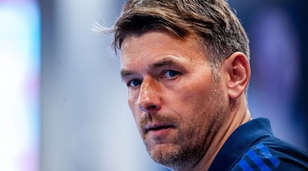 Trainer Christian Prokop und die TSV Hannover-Burgdorf spielen in der Qualifikation zur European League. / Foto: Julius Frick/dpa