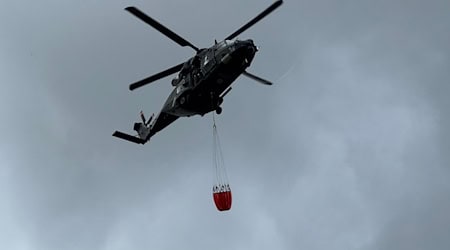 Die Bundeswehr kündigte möglichen Sirenenlärm und Hubschrauberüberflüge an. / Foto: Matthias Brüning/-/dpa
