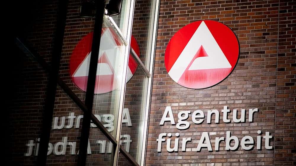 Die Bundesagentur für Arbeit spricht von einer wirtschaftlich angespannten Situation. (Archivfoto) / Foto: Hauke-Christian Dittrich/Deutsche Presse-Agentur GmbH/dpa