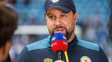 Trainer Heiner Backhaus von Eintracht Braunschweig. / Foto: Andreas Gora/dpa