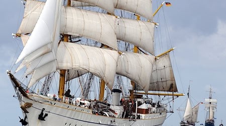 An Bord der «Gorch Fock» wird Bundespräsident Frank-Walter Steinmeier den Windjammern entgegen segeln. (Archivfoto) / Foto: picture alliance / Ingo Wagner/dpa