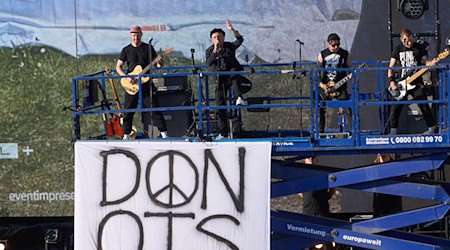 Die Rockband Donots spielt anstelle von Mando Diao auf dem Tag der Niedersachsen in Osnabrück. (Archivbild) / Foto: Thomas Frey/dpa