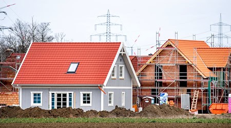 Viele Kommunen in Niedersachsen haben die Grundsteuer in den vergangenen Jahren erhöht. (Archivbild) / Foto: Hauke-Christian Dittrich/dpa