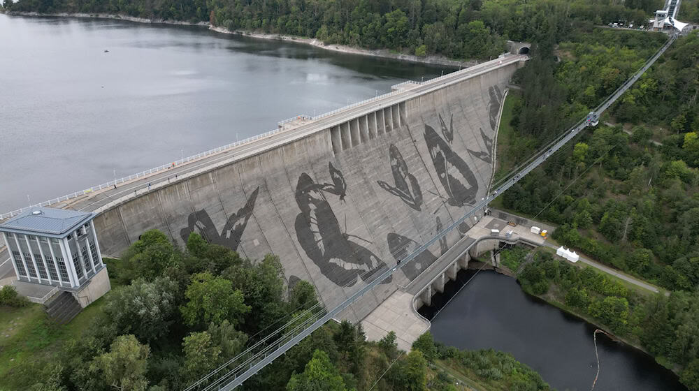 Die Rappbodetalsperre liegt weit unter dem üblichen Sommerfüllstand. (Archivbild) / Foto: Matthias Bein/dpa