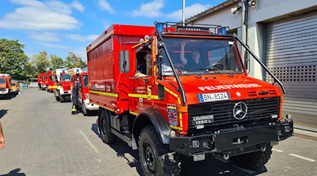 Waldbrand-Spezialisten der Feuerwehr aus Deutschland sind auf dem Weg nach Spanien. Sie sollen dort bei der Bekämpfung der verheerenden Waldbrände helfen. / Foto: Feuerwehr Bonn/dpa