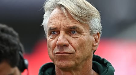 Hat keinen leichten Start mit Werder Bremen: Cheftrainer Horst Steffen. (Archivbild) / Foto: Arne Dedert/dpa