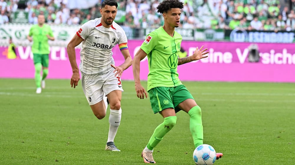 Fällt erneut lange aus: Wolfsburgs Kevin Paredes. / Foto: Swen Pförtner/dpa
