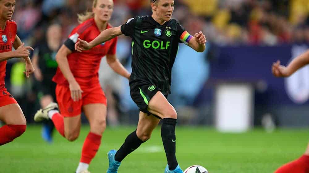 Im Vorjahr unterlagen die Wolfsburgerinnen um Svenja Huth dem FC Bayern. (Archivbild) / Foto: Robert Michael/dpa