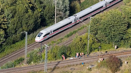 Verspätungen und Ausfälle prägten am Wochenende den Bahnverkehr zwischen Hannover und Berlin. Nun läuft er fast wieder wie gewohnt. / Foto: Julian Stratenschulte/dpa