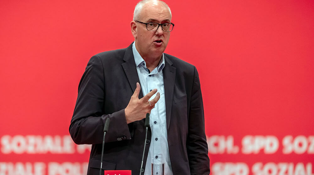 Bremens Bürgermeister Andreas Bovenschulte wird beim SPD-Parteitag in Bremen eine Rede halten. (Archivbild) / Foto: Michael Kappeler/dpa