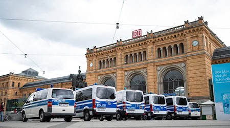 Über 100 Messer hat die Bundespolizei seit Jahresbeginn am Hauptbahnhof Hannover festgestellt. (Symbolbild) / Foto: Philipp Schulze/dpa