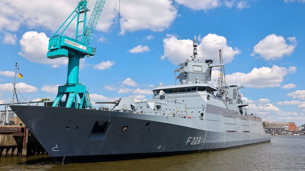Der Rüstungskonzern Rheinmetall will in den Marine-Bereich einsteigen und erwägt eine Übernahme der Lürssen-Militärwerften. (Archivbild) / Foto: Christian Charisius/dpa
