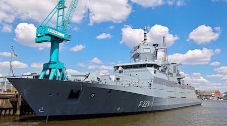 Der Rüstungskonzern Rheinmetall will in den Marine-Bereich einsteigen und erwägt eine Übernahme der Lürssen-Militärwerften. (Archivbild) / Foto: Christian Charisius/dpa