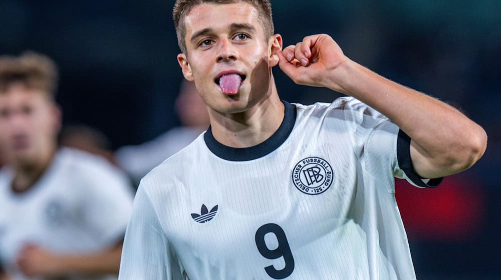U21-Nationalspieler Nicolo Tresoldi jubelt über seinen Treffer zum 3:0 gegen Lettland.  / Foto: Jens Büttner/dpa