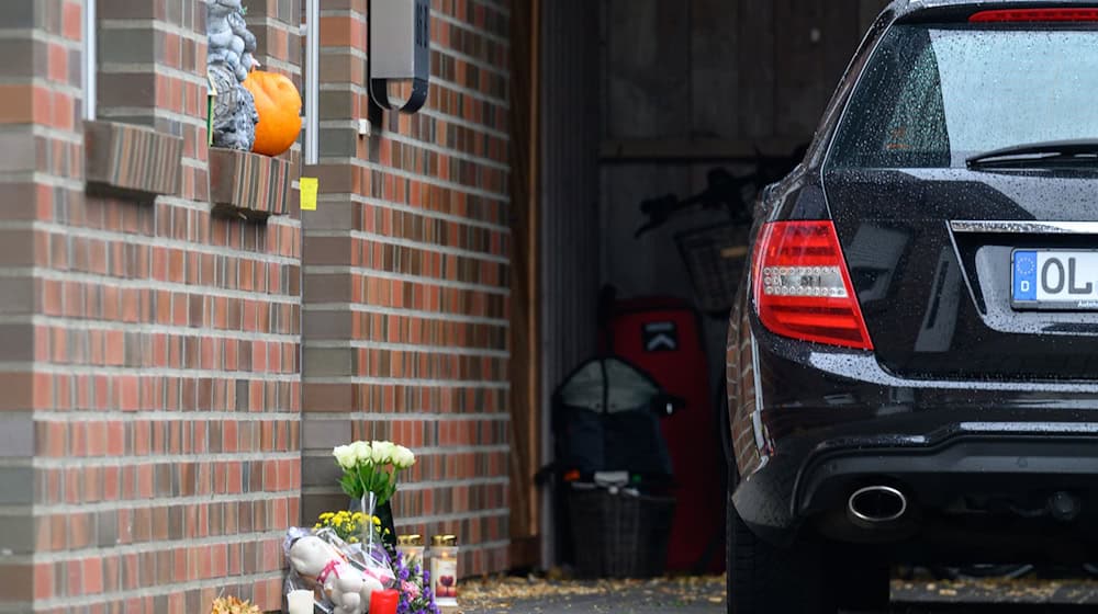 In Oldenburg hat ein Mann eine 35-jährige Frau und zwei Kinder im Alter von 8 und 11 Jahren getötet. Danach beging er Suizid. / Foto: Izabella Mittwollen/dpa