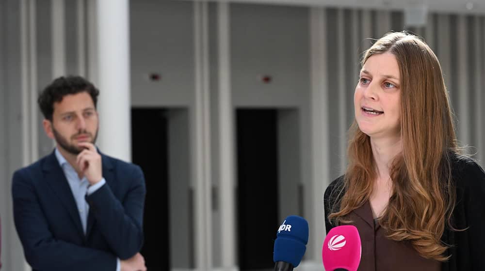 Sie will zeigen, dass die Energiewende sozialgerecht funktioniert: Grünen-Fraktionschefin Kura. / Foto: Shireen Broszies/dpa