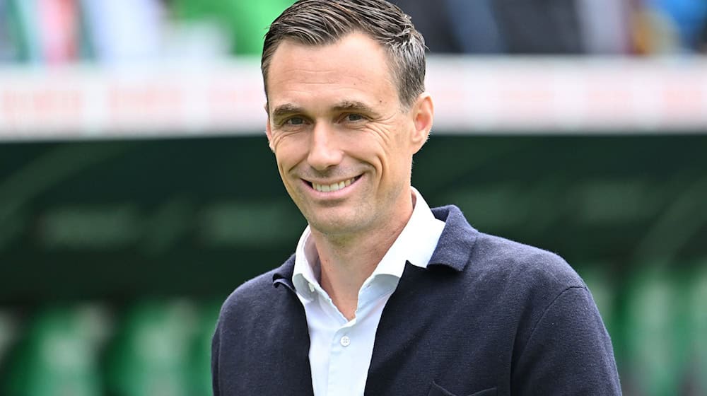 Hat in diesem Sommer 16 Spieler geholt und 18 abgegeben: Hannovers Geschäftsführer Marcus Mann. (Archivbild) / Foto: Swen Pförtner/dpa