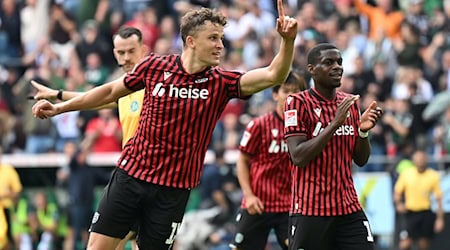 Benedikt Pichler (vorn) fehlt Hannover 96 wegen einer Knieverletzung. (Archivbild) / Foto: Swen Pförtner/dpa