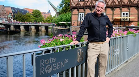 Ich glaube, dass die Serie ohne Lüneburg in der Qualität nicht möglich wäre», sagt der 54-Jährige im Gespräch mit der Deutschen Presse-Agentur, «die Stadt ist für uns das ideale Freilichtstudio».  / Foto: Philipp Schulze/dpa