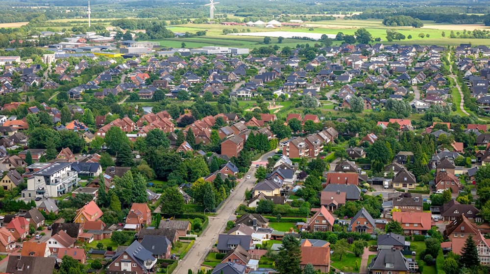 Weil Steuern und Gebühren oft nicht reichen, gibt das Land den Kommunen zusätzlich Geld über den kommunalen Finanzausgleich. (Symbolbild) / Foto: Sina Schuldt/dpa Weil Steuern und Gebühren oft nicht reichen, gibt das Land den Kommunen zusätzlich Geld über den kommunalen Finanzausgleich. (Symbolbild) / Foto: Sina Schuldt/dpa