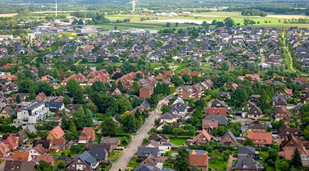 Weil Steuern und Gebühren oft nicht reichen, gibt das Land den Kommunen zusätzlich Geld über den kommunalen Finanzausgleich. (Symbolbild) / Foto: Sina Schuldt/dpa Weil Steuern und Gebühren oft nicht reichen, gibt das Land den Kommunen zusätzlich Geld über den kommunalen Finanzausgleich. (Symbolbild) / Foto: Sina Schuldt/dpa