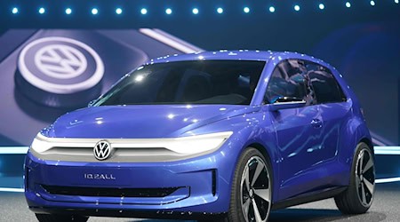 Als Studie hieß der Elektro-Polo 2023 noch ID.2all. Die Serienversion soll jetzt wieder den Namen Polo tragen. (Archivbild) / Foto: Marcus Brandt/dpa