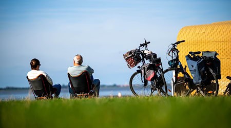 Sonne in Dangast: Niedersachsen ist eines der beliebtesten Bundesländer bei Urlaubern. (Archivbild) / Foto: Sina Schuldt/dpa