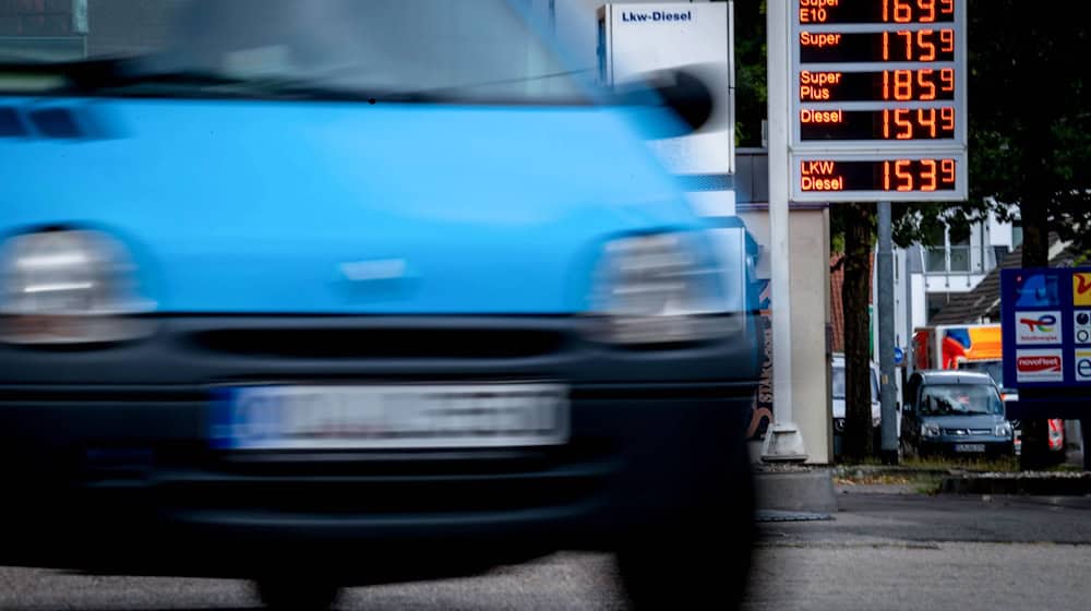Es geht um eine Tankstellen-Raubserie in den Jahren 2023 und 2025 (Symbolbild) / Foto: Sina Schuldt/dpa