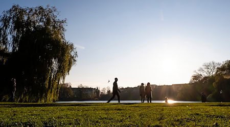 Die Menschen im Norden können zwei Tage lang sommerliche Temperaturen genießen. (Symbolbild) / Foto: Frank Molter/dpa