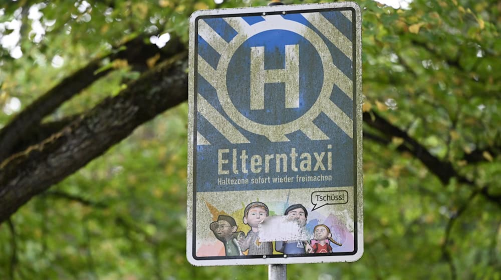 Elterntaxis sorgen an manchen Schulen für ein Verkehrschaos.  / Foto: Shireen Broszies/dpa