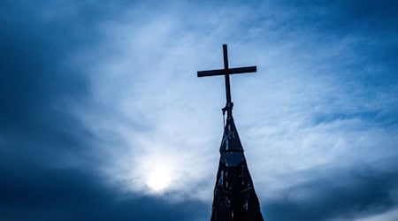 Die Aufarbeitung von Missbrauch in den eigenen Reihen beschäftigt die katholische Kirche schon seit vielen Jahren. (Symbolbild) / Foto: Jens Büttner/dpa