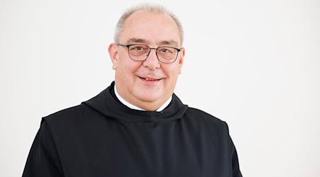 Der Osnabrücker Bischof Dominicus Meier will den Schutzprozess für Betroffene von sexueller Gewalt in seinem Bistum weiter verbessern. (Archivbild) / Foto: Friso Gentsch/dpa