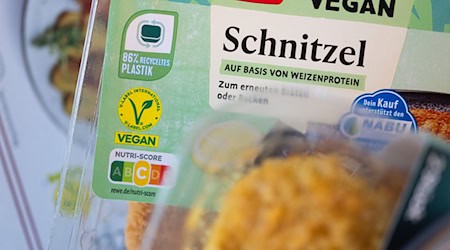 Gibt es künftig kein Schnitzel aus Soja oder Weizen mehr? (Symbolbild)  / Foto: Marijan Murat/dpa