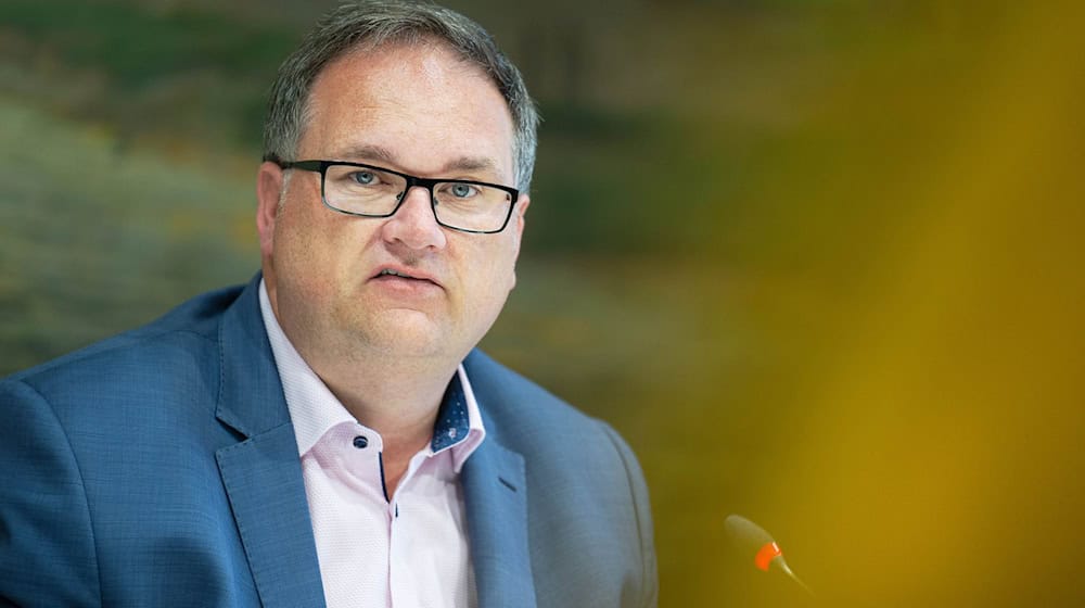Björn Fecker soll vorübergehend die Amtsgeschäfte der zurückgetretenen Senatorin mitübernehmen. (Archivfoto)  / Foto: Sina Schuldt/dpa